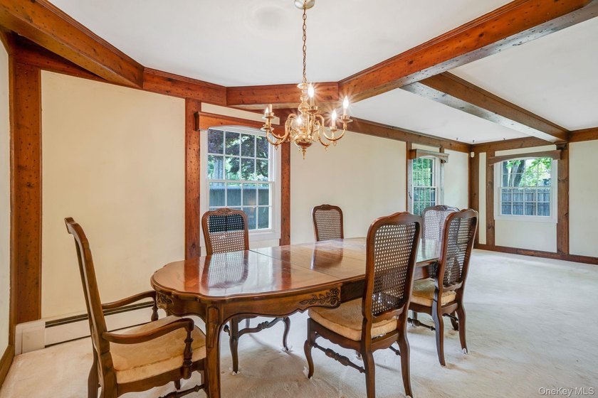 Great opportunity to make this 3-bedroom, 2-bath home your own! - photo 8