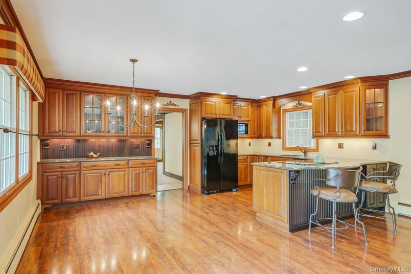 Great opportunity to make this 3-bedroom, 2-bath home your own! - photo 10