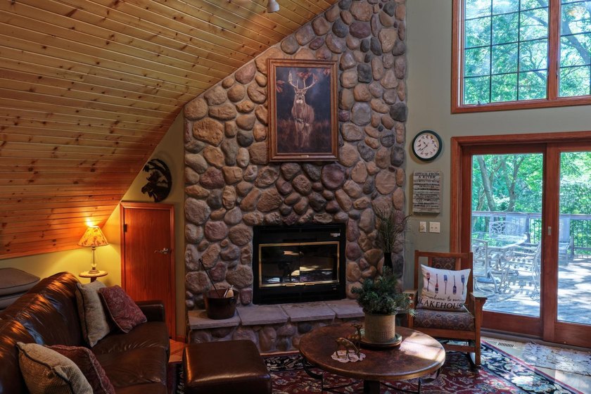 The best of Lake Pepin at your fingertips and the perfect - photo 4