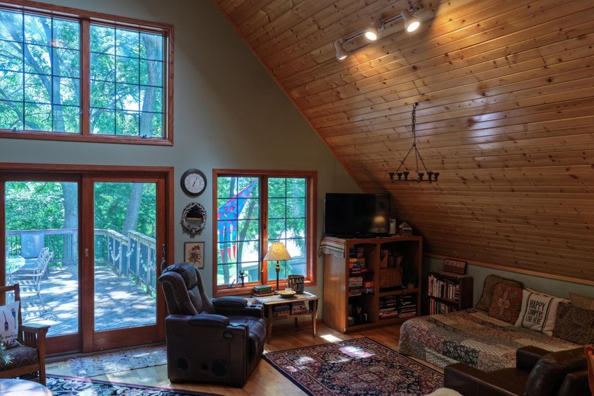 The best of Lake Pepin at your fingertips and the perfect - photo 5