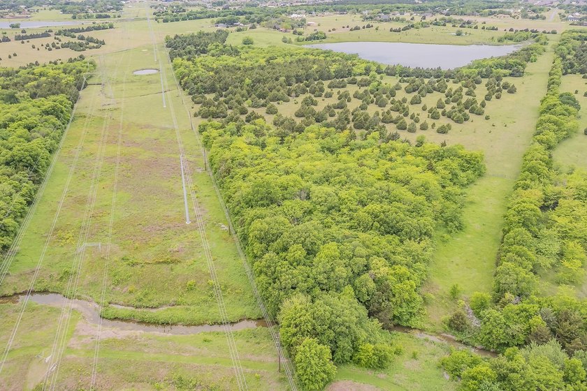 Rare opportunity to own a private, Ag-exempt estate just minutes - photo 22