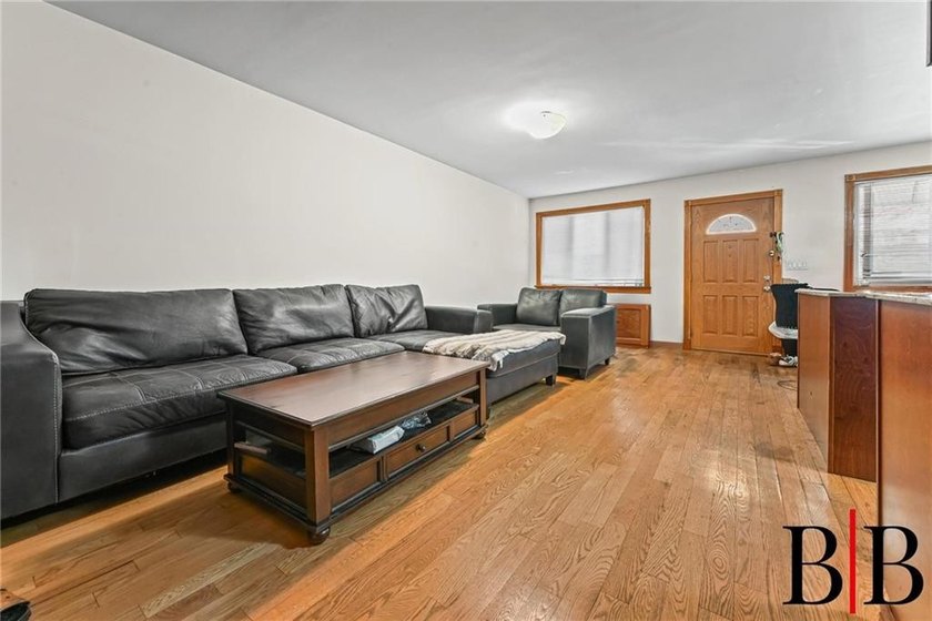 Beautifully redone 2 family house. Nothing to do but move in - photo 6