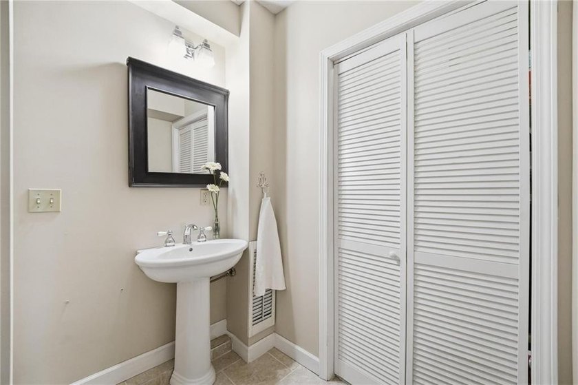 Welcome to your private retreat in the highly desirable Linn - photo 32