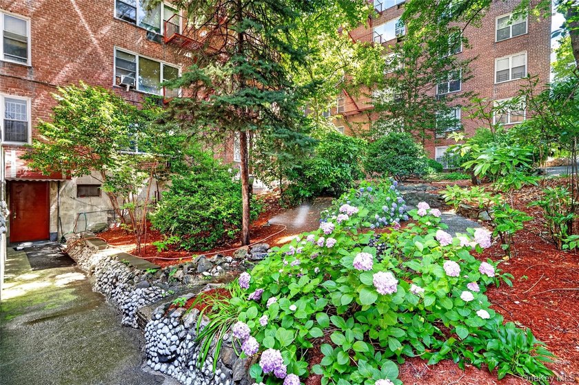 *SPONSOR SALE* NO BOARD APPROVAL! Welcome to the fully renovated - photo 39
