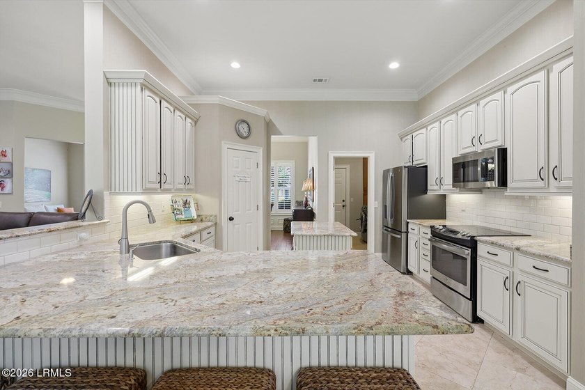 Amazing 5BR/4BA home featuring quality updates and exceptional - photo 3