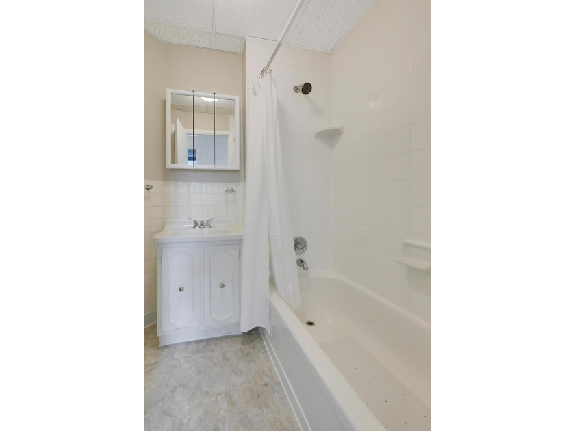 The main level offers 1,365 square feet, providing four offices - photo 23