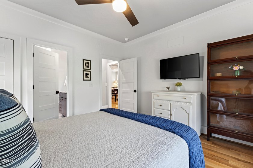 Located in the heart of Raleigh's coveted Sunset Hills - photo 37