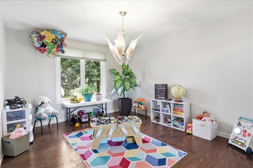Welcome to 176 Wood Run in Rochester, NY 14612! Proudly offered - photo 8