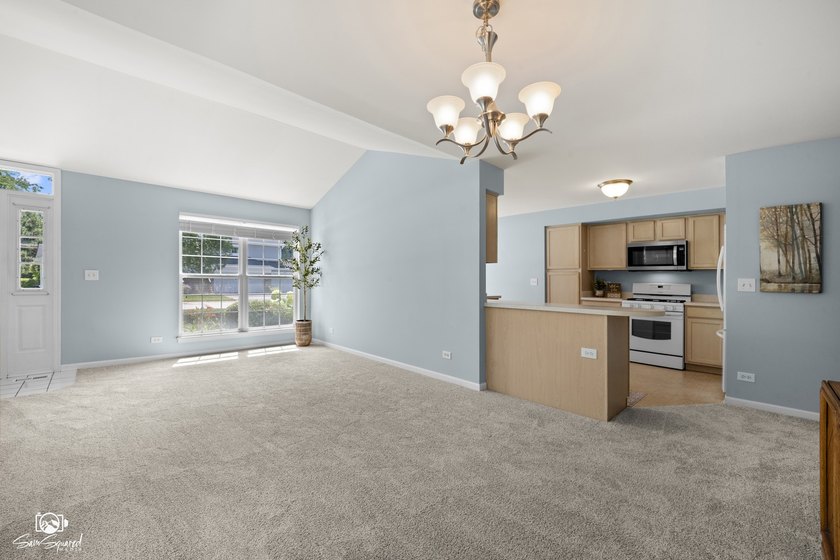 Welcome home to this bright and sunny first-floor ranch end-unit - photo 8