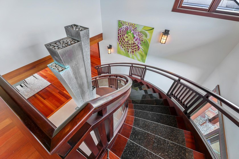 THE ULTIMATE MAUI DREAM . .The most sophisticated are no longer - photo 23
