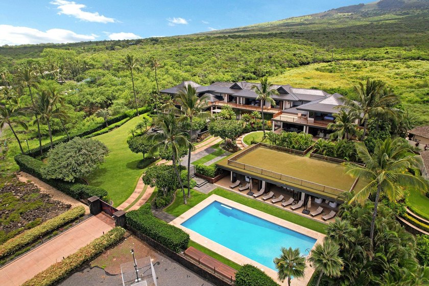 THE ULTIMATE MAUI DREAM . .The most sophisticated are no longer - photo 25
