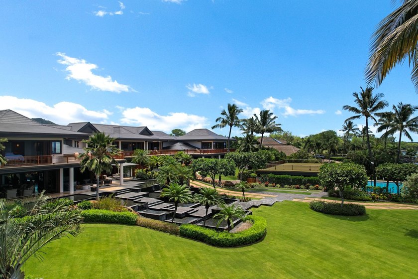 THE ULTIMATE MAUI DREAM . .The most sophisticated are no longer - photo 31