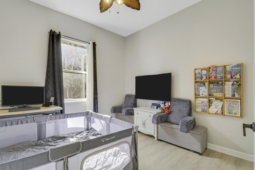 Welcome to 4225 SW Ragen Street - a beautifully updated - photo 35