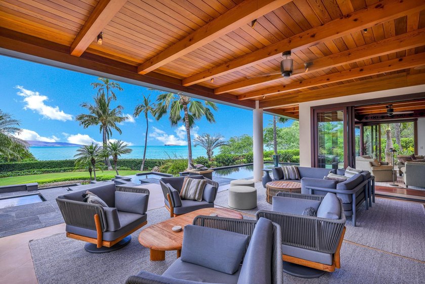 THE ULTIMATE MAUI DREAM . .The most sophisticated are no longer - photo 38