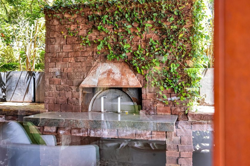 THE ULTIMATE MAUI DREAM . .The most sophisticated are no longer - photo 45