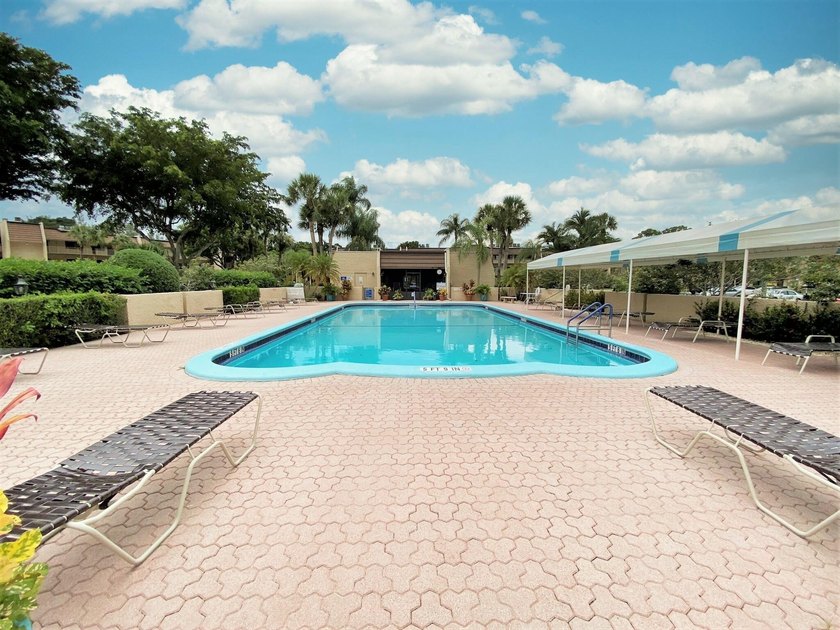 Well-maintained and furnished 1-bedroom condo featuring a - photo 20