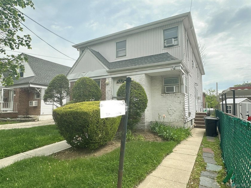Exceptional opportunity in the heart of Bayside! Situated on a - photo 2