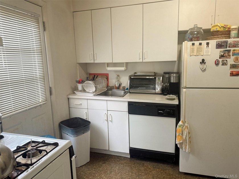 Exceptional opportunity in the heart of Bayside! Situated on a - photo 5