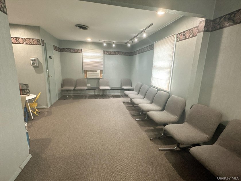Exceptional opportunity in the heart of Bayside! Situated on a - photo 10