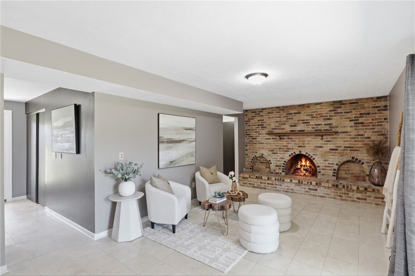 Welcome to 2 Casimir Circle in Rochester's 14617 ZIP code! - photo 9