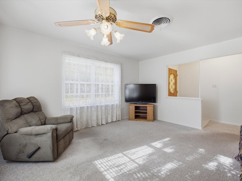 Welcome home to this well-maintained 3-bedroom, 2-bath home - photo 13