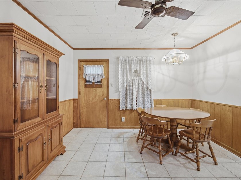 Welcome home to this well-maintained 3-bedroom, 2-bath home - photo 20