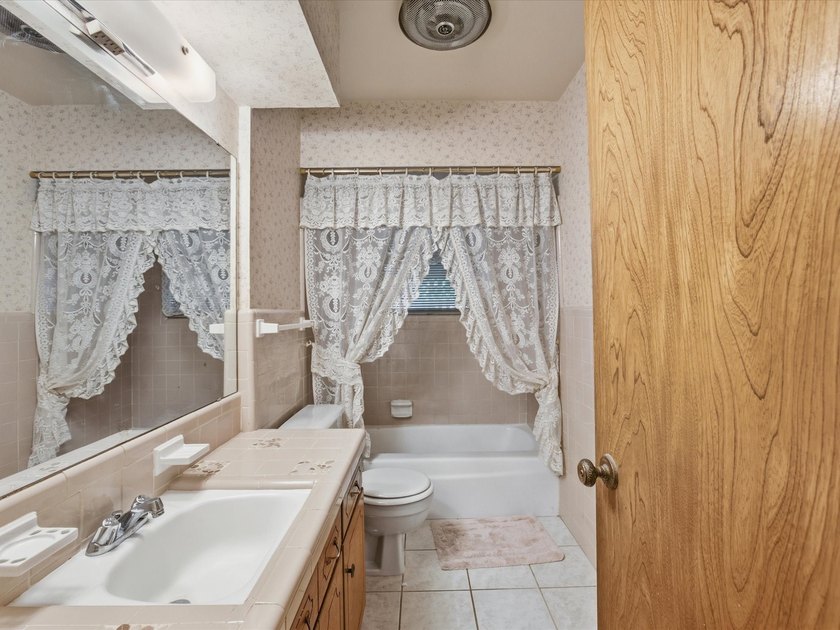 Welcome home to this well-maintained 3-bedroom, 2-bath home - photo 30
