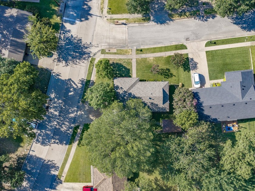 Welcome home to this well-maintained 3-bedroom, 2-bath home - photo 39