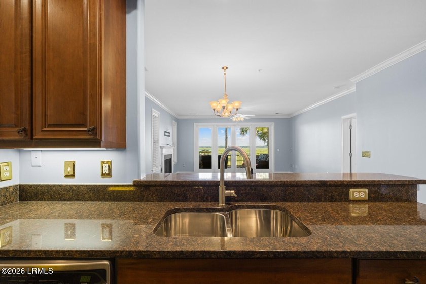 Welcome to Hamilton Village, where breathtaking panoramic views - photo 8