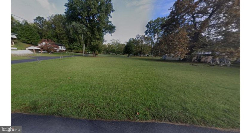 Rare Opportunity: 2-Lot Residential Bundle with Riverfront - photo 4