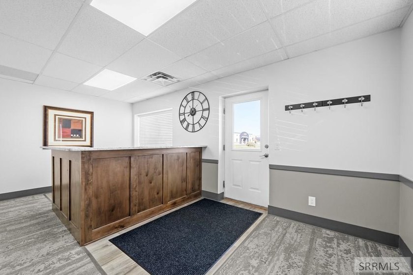 Fantastic high traffic multi suite commercial building in the - photo 40