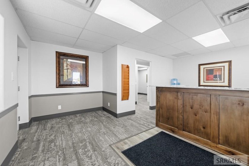 Fantastic high traffic multi suite commercial building in the - photo 42