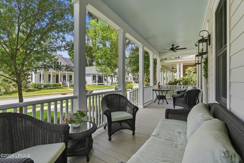 Welcome to this beautifully maintained 2-bedroom, 2-bathroom - photo 4