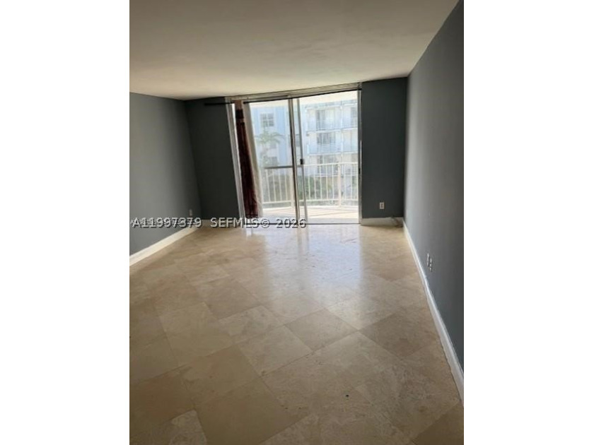 Beautiful condo apartment, is a gated community. With a great - photo 3