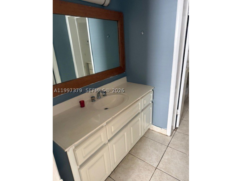 Beautiful condo apartment, is a gated community. With a great - photo 6