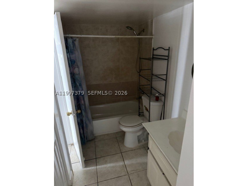 Beautiful condo apartment, is a gated community. With a great - photo 10