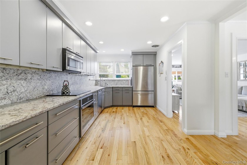Welcome to this beautifully updated, move-in ready expanded - photo 11