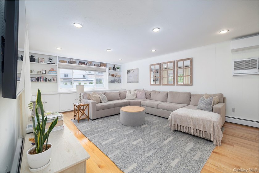 Welcome to this beautifully updated, move-in ready expanded - photo 15
