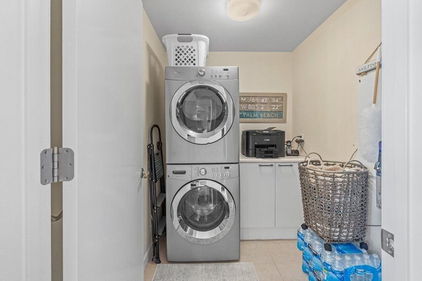 Beautifully updated 3rd floor unit. Gorgeous Intracoastal views - photo 23