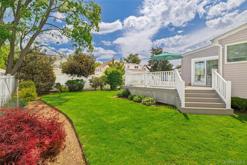 Welcome to this beautifully updated, move-in ready expanded - photo 27