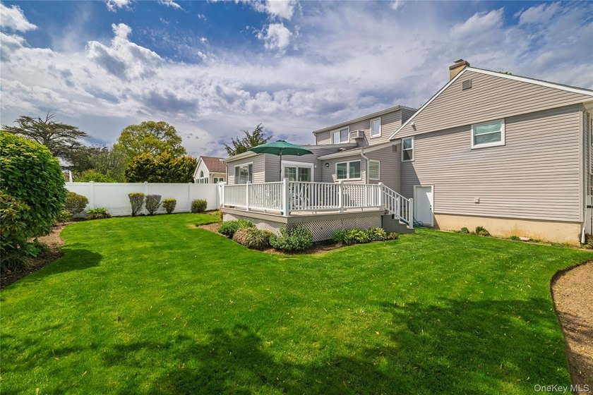 Welcome to this beautifully updated, move-in ready expanded - photo 28