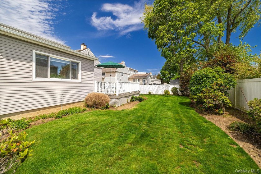 Welcome to this beautifully updated, move-in ready expanded - photo 29