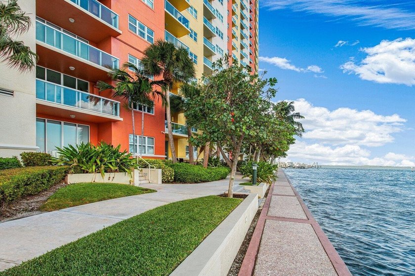 Beautifully updated 3rd floor unit. Gorgeous Intracoastal views - photo 46