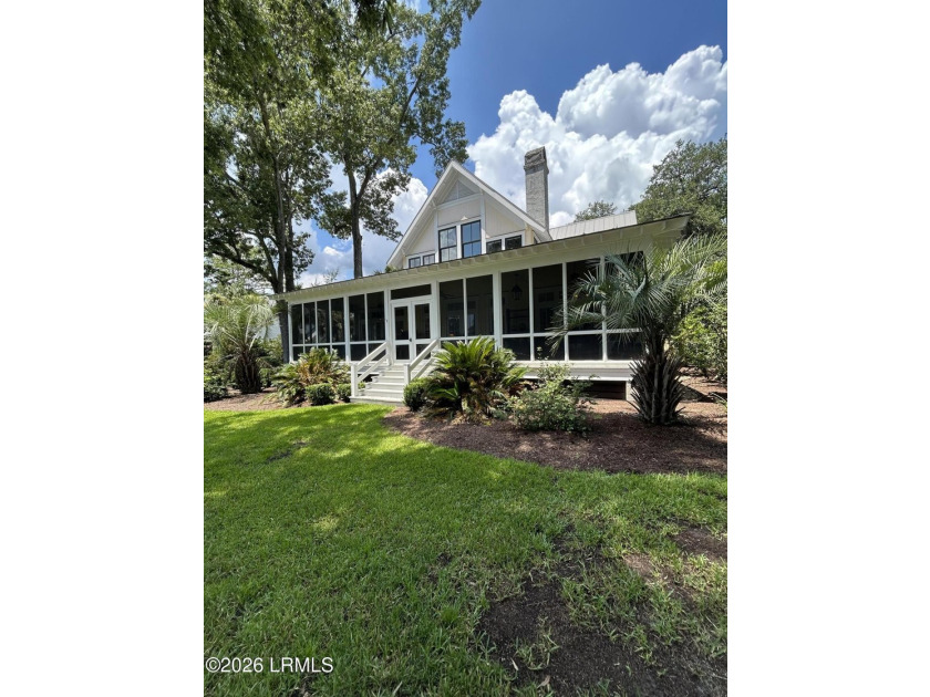 Timeless custom estate in the heart of Oldfield, masterfully - photo 3