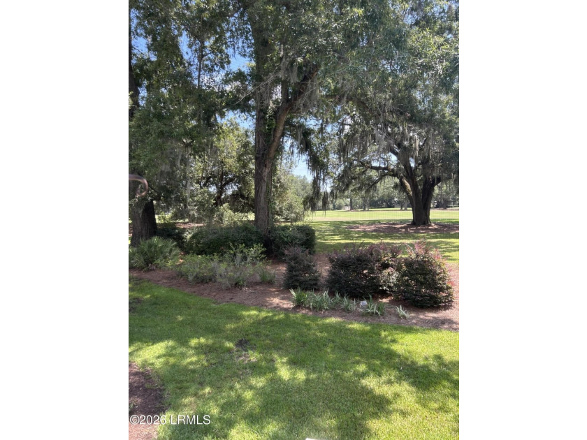 Timeless custom estate in the heart of Oldfield, masterfully - photo 4