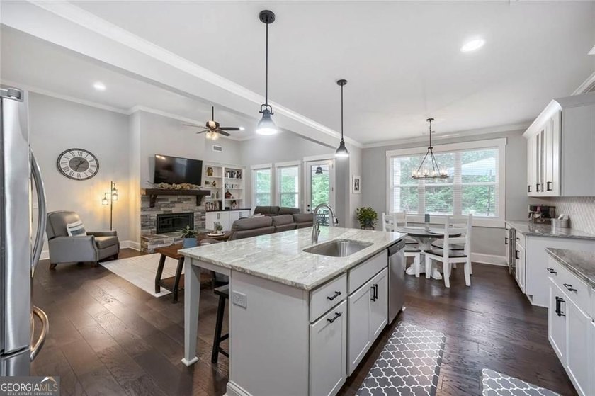 Welcome home to 115 Rowboat Drive, a gorgeous craftsman tucked - photo 10