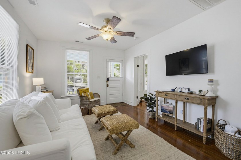 SHORT TERM RENTAL IN PORT ROYAL! Turnkey investment with a - photo 9