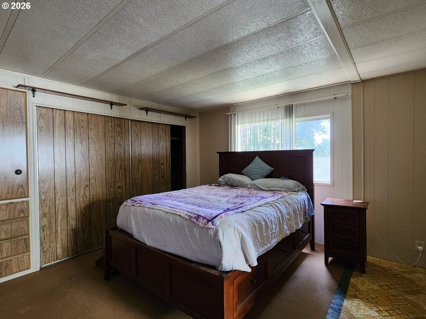 Tucked away on a private road in a charming coastal Oregon town - photo 15