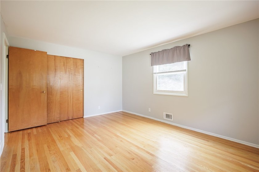 Welcome home to this beautifully maintained 3-bedroom - photo 16
