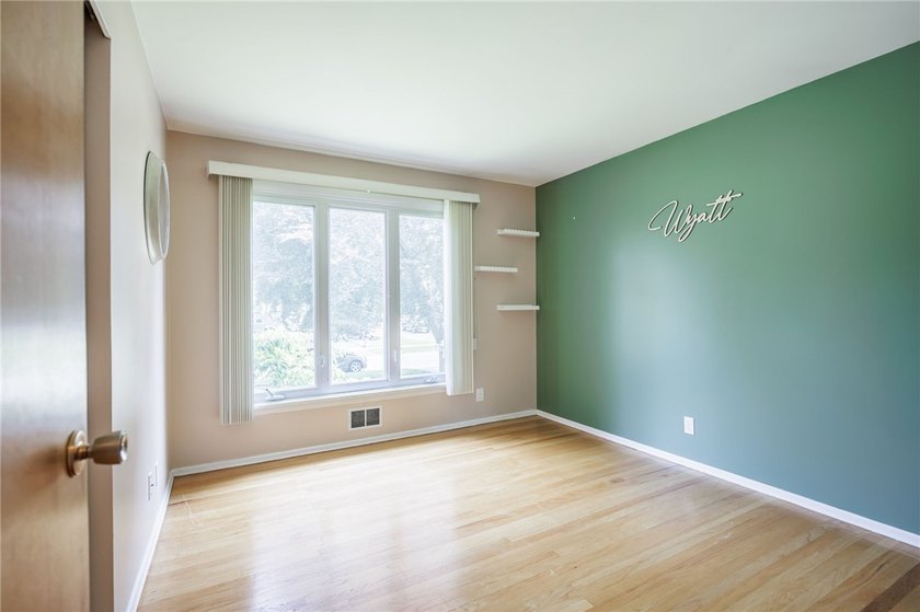 Welcome home to this beautifully maintained 3-bedroom - photo 17